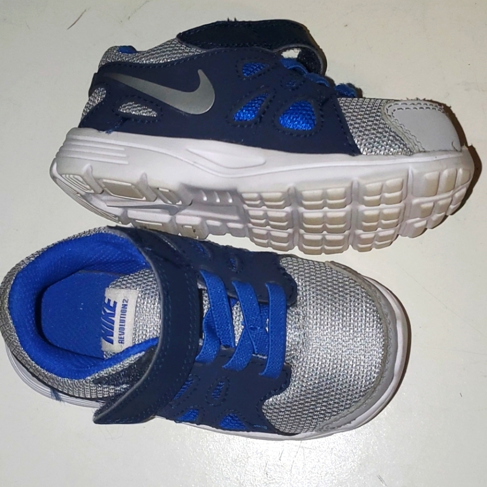 Nike little boys 6 blue & grey velcro sneakers
